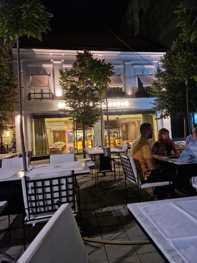 Cvetni Trg Hotel Belgrade Luaran gambar